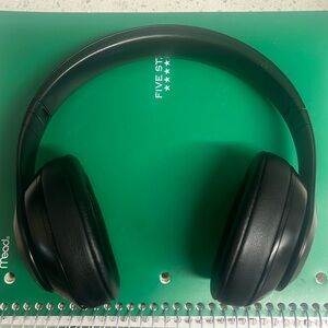 Selling Beats Studio 3s